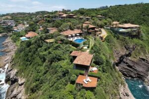 Cliffside Luxury Inn