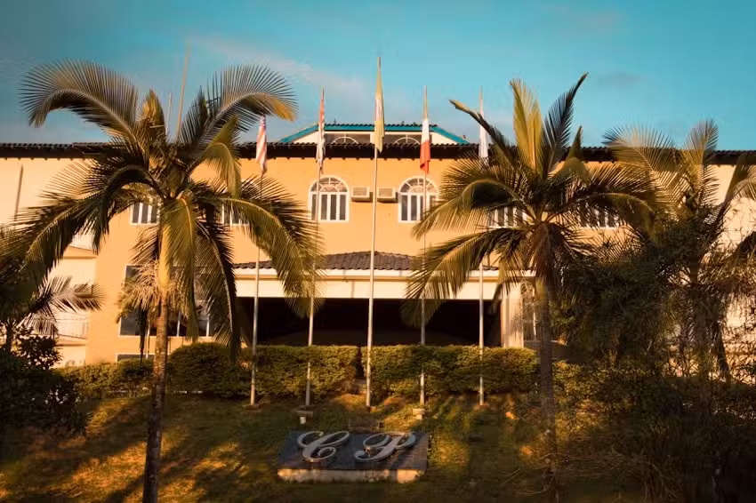 Colonial Plaza Hotel