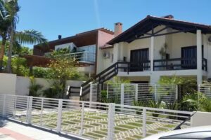 Condom&iacute;nio Isana