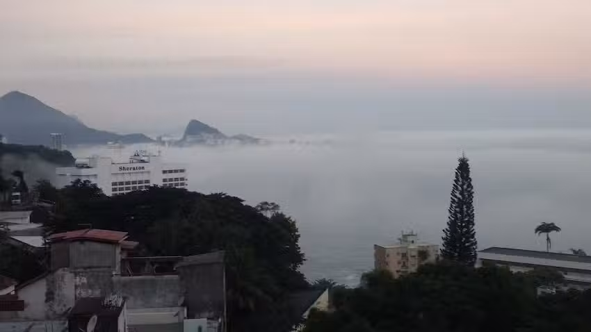 D&rsquo;Angelo Cama e Caf&eacute;