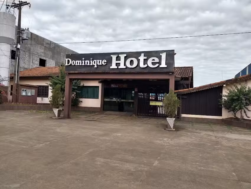 Dominique Hotel