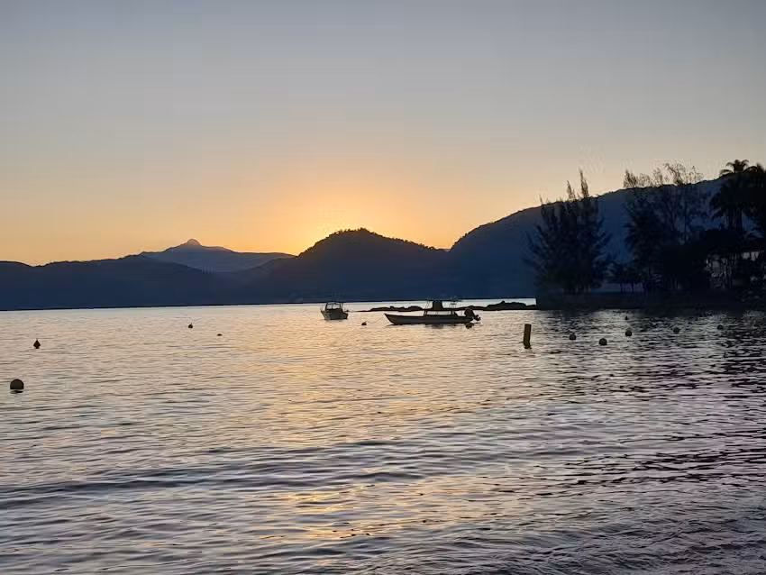 Douglas Angra Acomoda&ccedil;&otilde;es