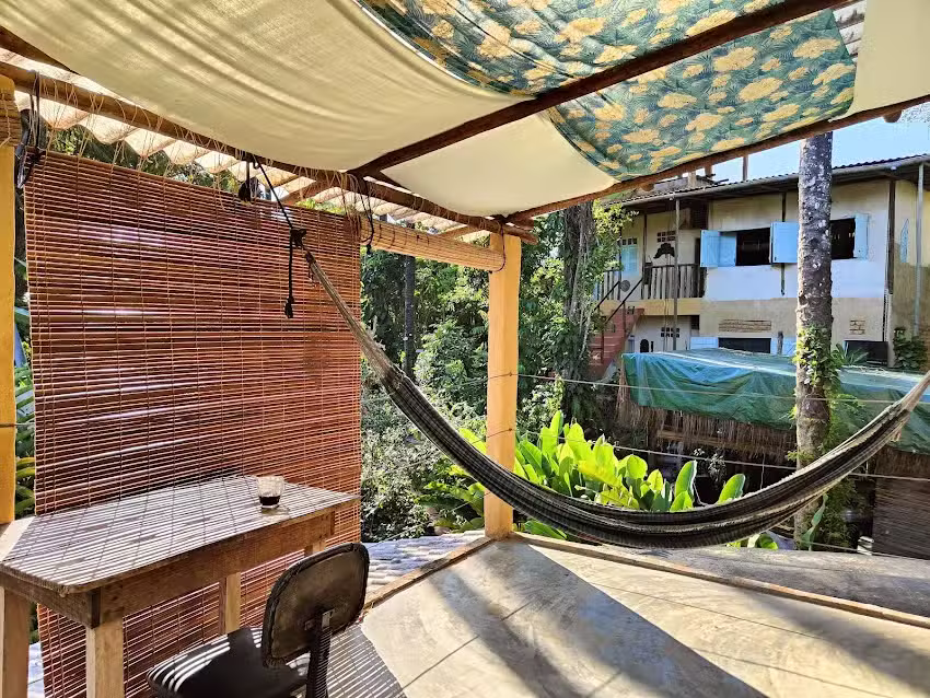 Eco Casa di Barro Hostel