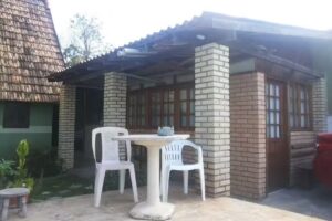 Encantos Surf Hostel