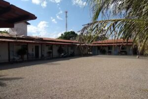 Enseada Clones Hotel