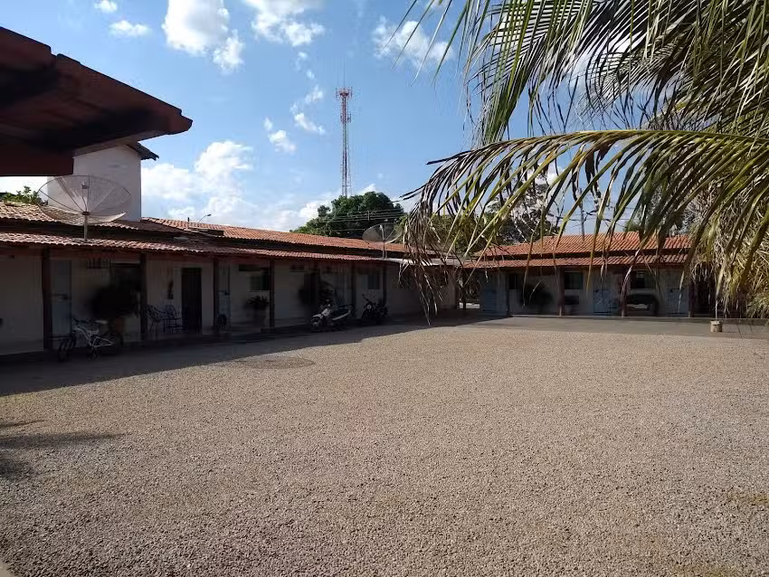 Enseada Clones Hotel