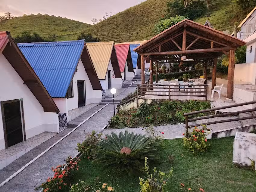 Espa&ccedil;o Chal&eacute; Cereja