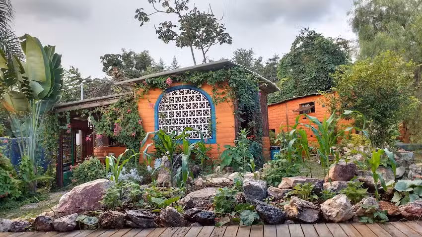 Espa&ccedil;o Shanti &ndash; Su&iacute;tes & Chal&eacute;s