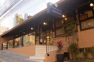 Ess&ecirc;ncia Hot&eacute;is &ndash; Francisco Beltr&atilde;o