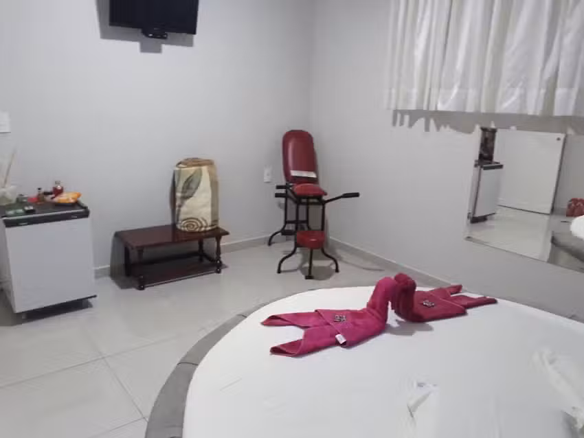 Fly Motel