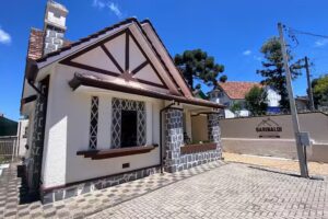 Garibaldi Hostel & Pub