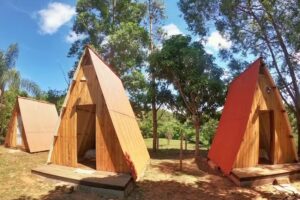 Glamping &Agrave;gua da Rocha