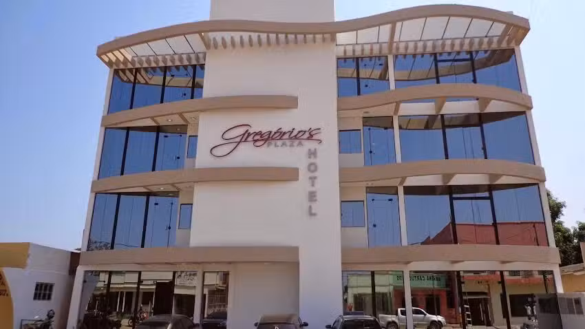 Greg&oacute;rio&rsquo;s Plaza Hotel