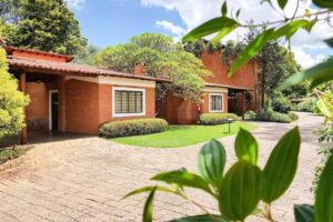 Gr&iacute;nberg&rsquo;s Village Hotel