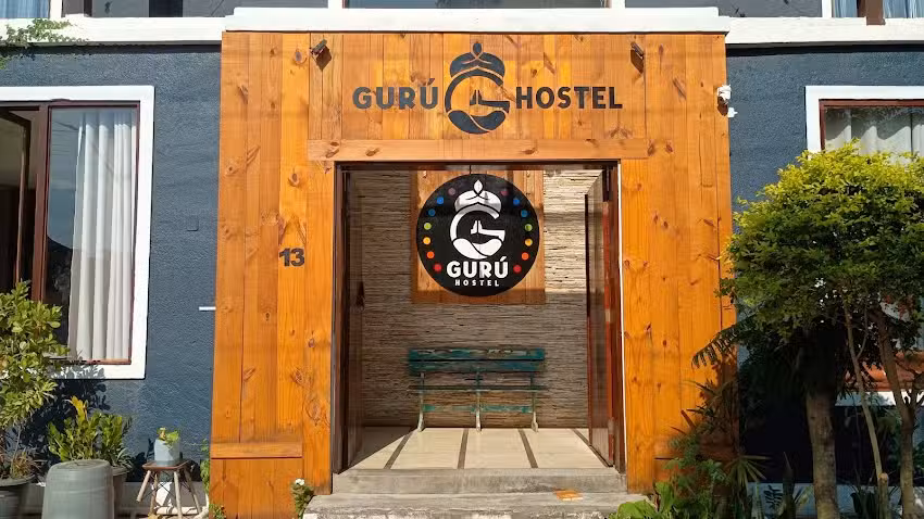 Gur&uacute; Hostel Buzios
