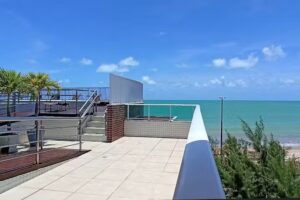 Happy Hotel Mana&iacute;ra