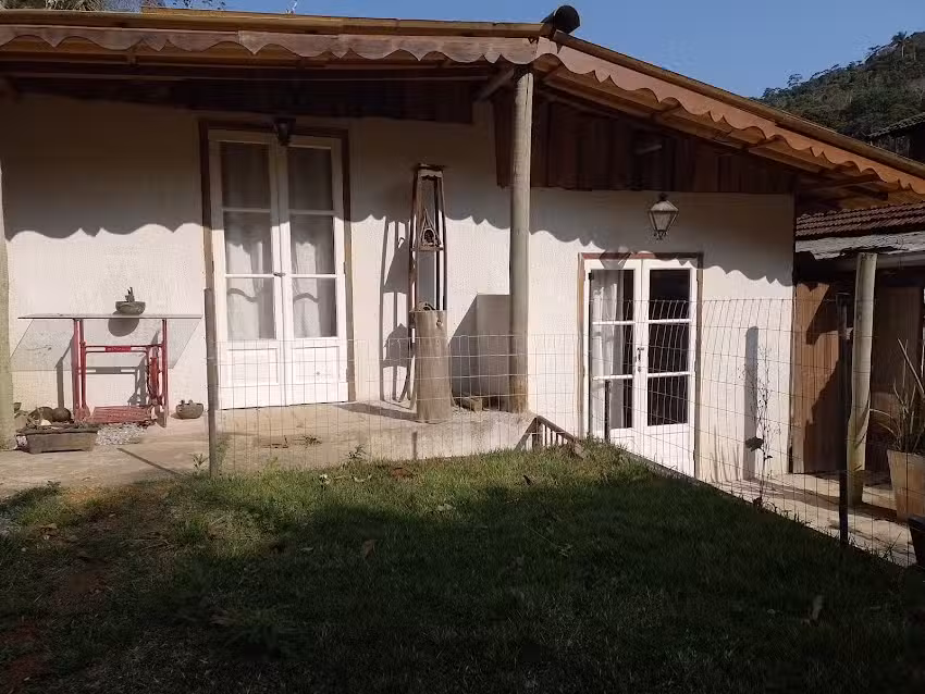 Hospedagem & su&iacute;tes &ndash; Estrada Isa&iacute;as Vidal 1303