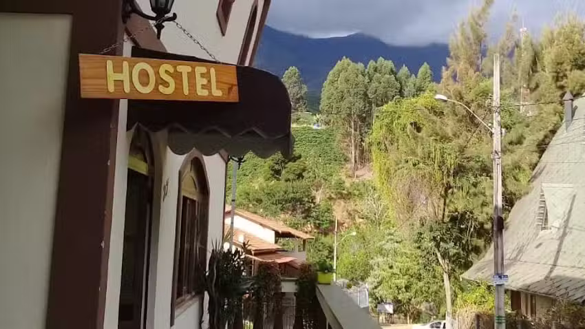 Hostel Alto Capara&oacute;