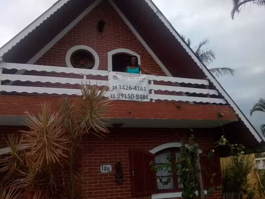 Hostel chal&eacute; itanhaem