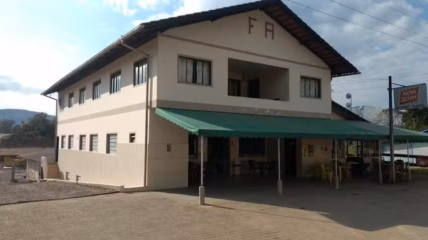 Hostel e Mercado Palmeiras