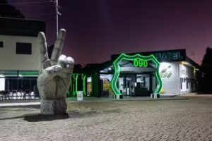 Hotel 090 (Monumento Rota Biker 09)