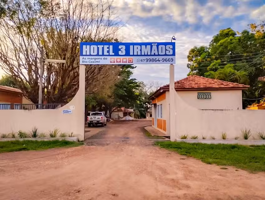 Hotel 3 irm&atilde;os