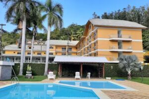 Hotel &Aacute;guas Claras de Raposo