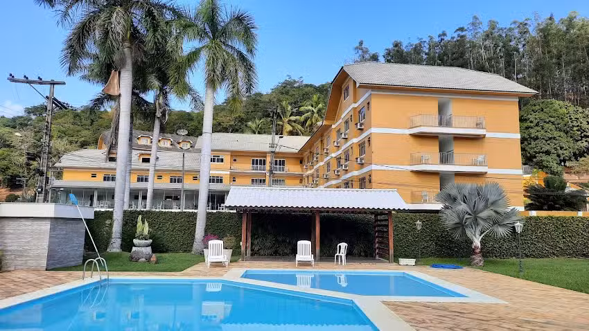 Hotel &Aacute;guas Claras de Raposo