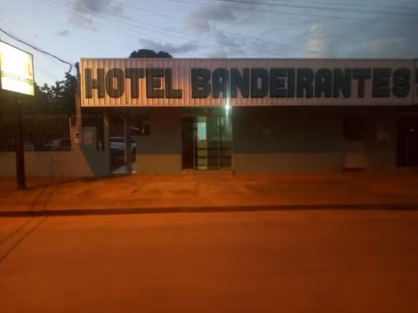 Hotel Bandeirantes.