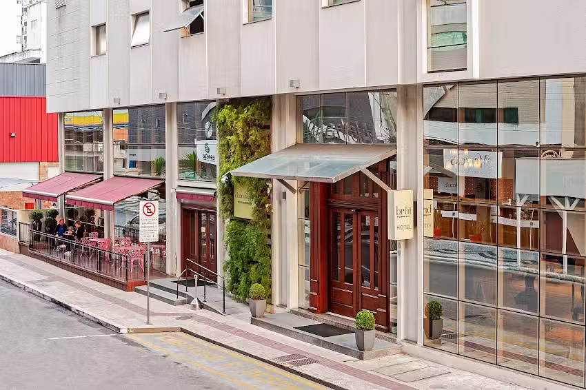 Hotel Brut by Slaviero Hot&eacute;is