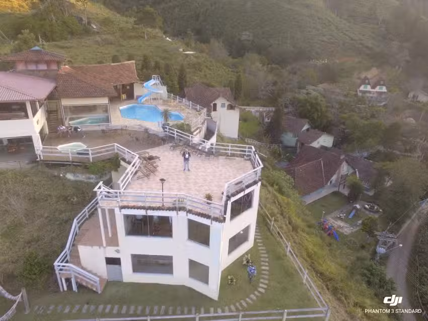 Hotel Caled&ocirc;nia Inn