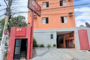 Hotel Cambar&aacute;