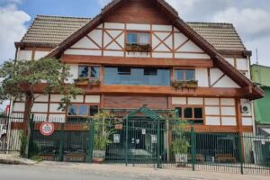 Hotel Chalet Monet em Cotia S&atilde;o Paulo Hotel na Granja Viana em SP