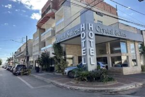 Hotel Crystal Suites