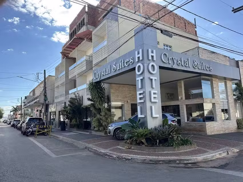 Hotel Crystal Suites