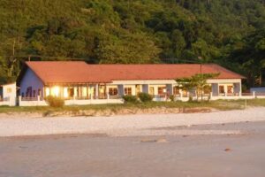 Hotel de Tr&acirc;nsito do Forte Imbuhy Ip&ecirc; Amarelo