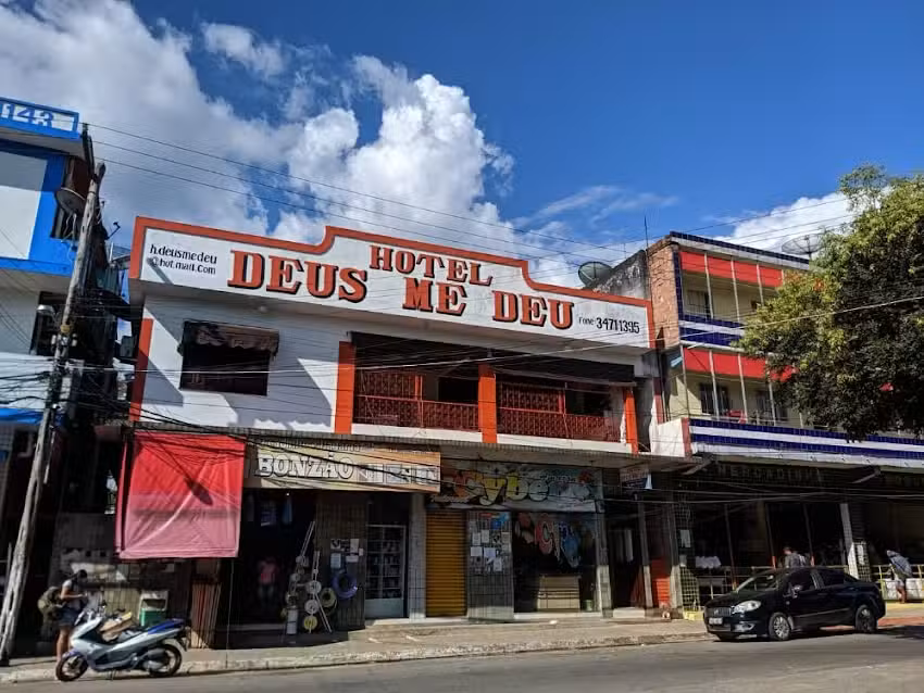 HOTEL DEUS ME DEU