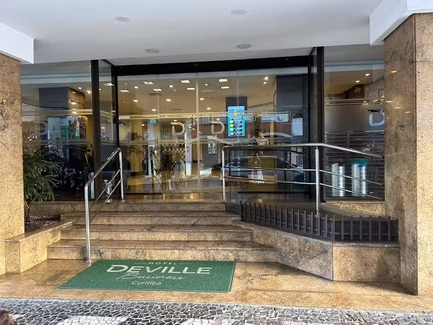 Hotel Deville Curitiba