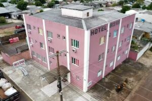 Hotel e Pousada Arco-&Iacute;ris