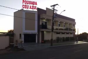 Hotel e Pousada C&eacute;u Azul