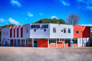 HOTEL E RESTAURANTE 135