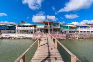 Hotel e Restaurante Terra e Mar | Praia do Crispim &ndash; PA