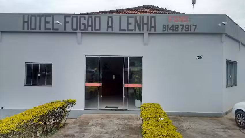 Hotel Fog&atilde;o a Lenha