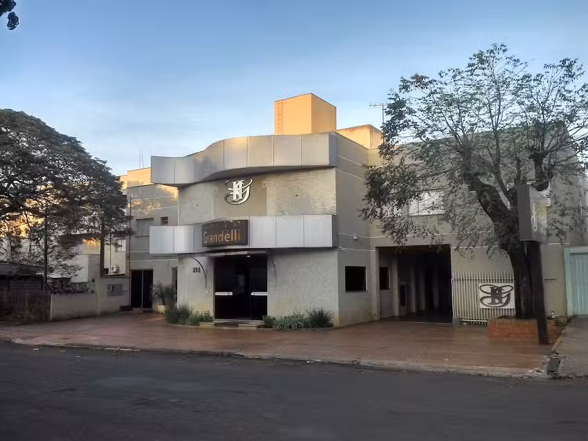 Hotel Grand&eacute;lli