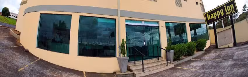 Hotel Happy Inn Jaguari&uacute;na