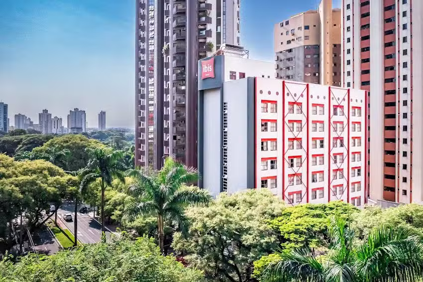 Hotel ibis Maring&aacute;