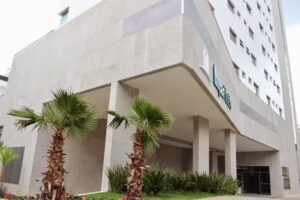 Hotel &Iacute;mpar Su&iacute;tes Expominas