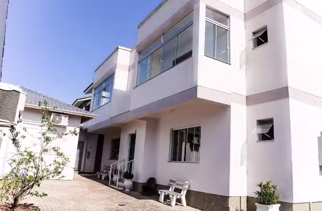 Hotel La Forteresse Ltda