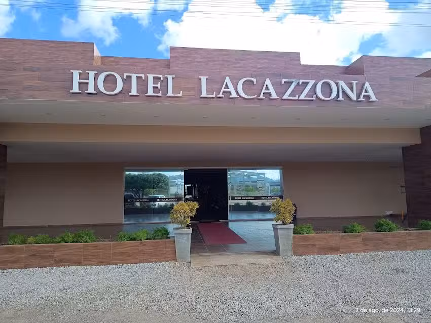 Hotel Lacazzona