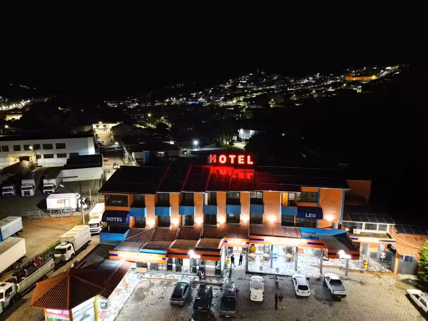 HOTEL LEO &ndash; PIRANGUINHO
